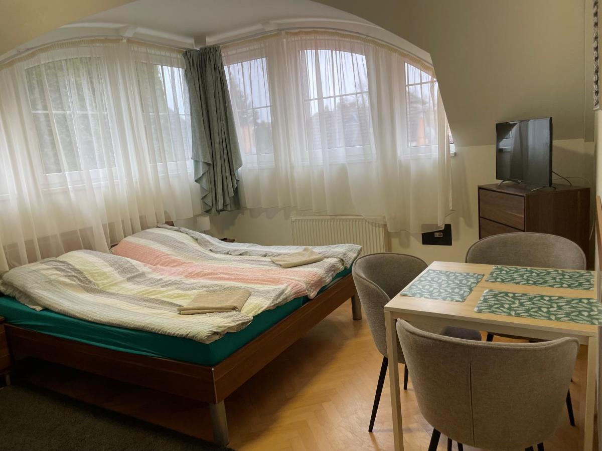 Künszler Apartmanház Zamárdi Exterior foto