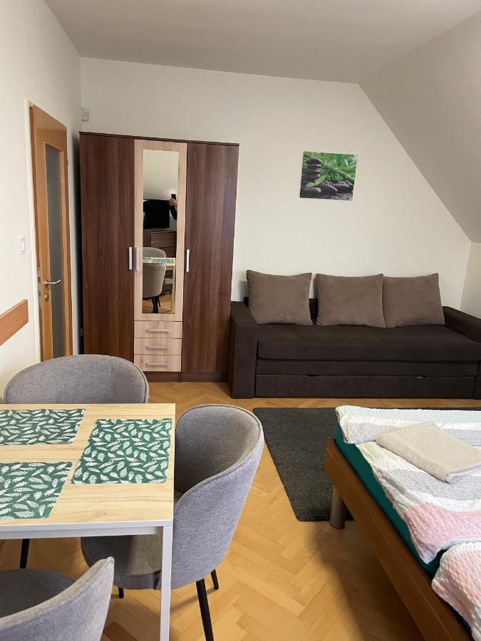 Künszler Apartmanház Zamárdi Exterior foto