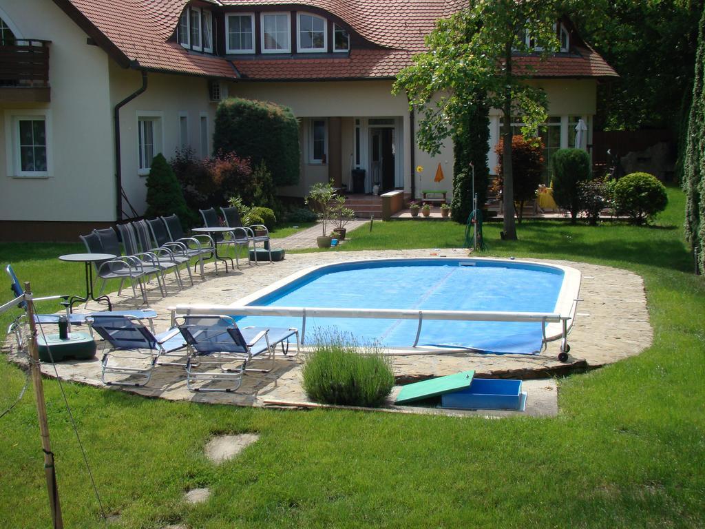 Künszler Apartmanház Zamárdi Exterior foto