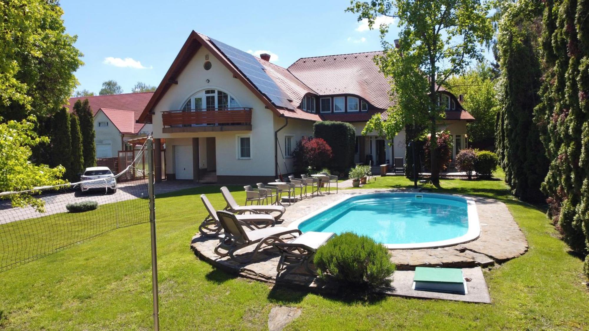 Künszler Apartmanház Zamárdi Exterior foto